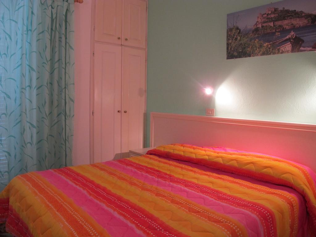 Aparthotel Villa Marinù Forio di Ischia Camera foto