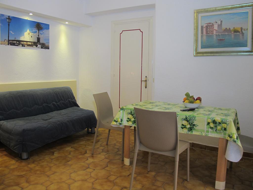 Aparthotel Villa Marinù Forio di Ischia Camera foto
